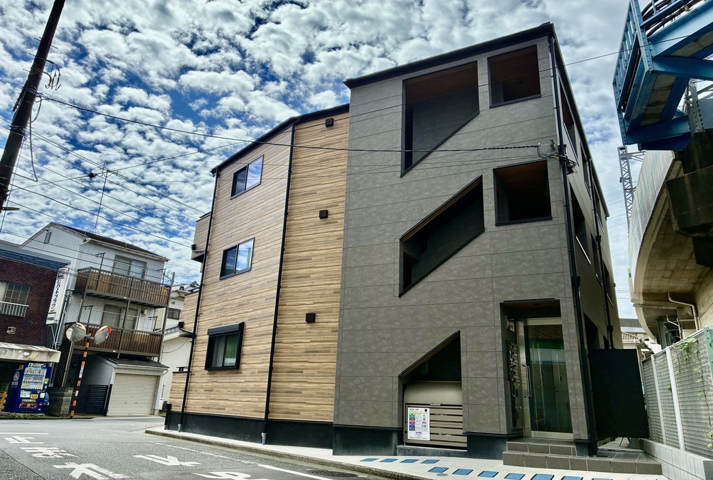 足立区東綾瀬１丁目　集合住宅