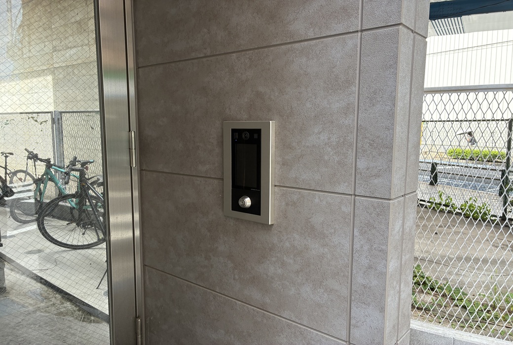足立区東綾瀬１丁目　集合住宅